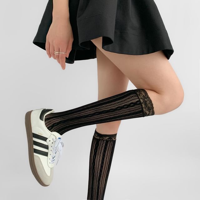 Desperim-Lace Trim Pointelle Socks