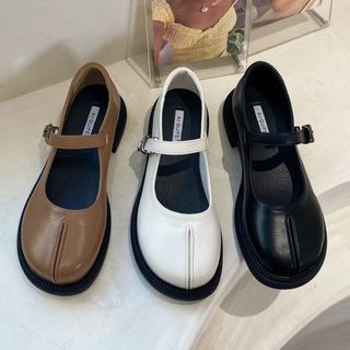KICKOFF - Plain Mary Jane Shoes | YesStyle