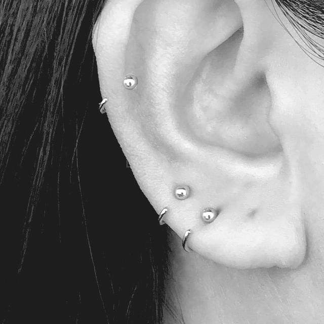 Toinianimos-Bead Sterling Silver Huggie Earring