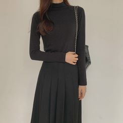 CHERRYKOKO - Basic Mockneck Top CHERRYKOKO - Basic Mockneck Top