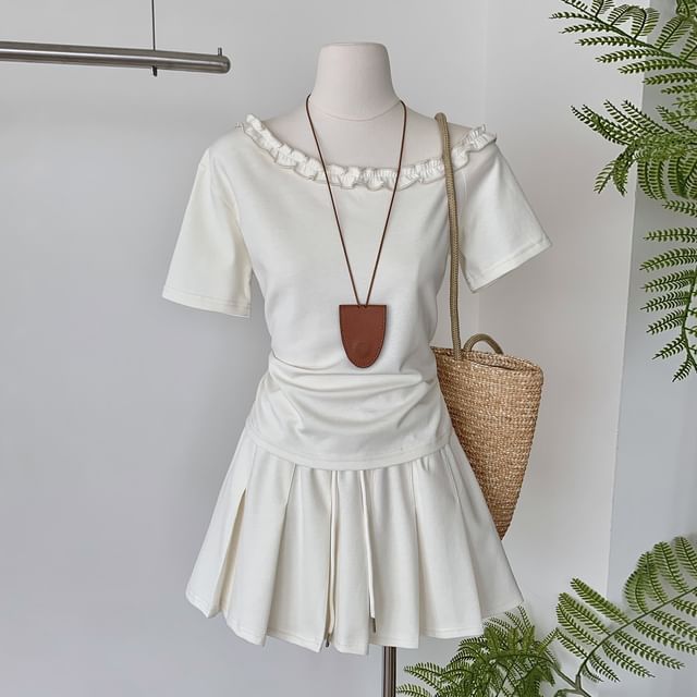 Dute-Set Short-Sleeve Plain Top Mini Pleated Skirt
