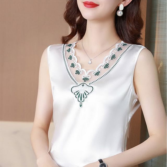 Everose-Sleeveless V-Neck Mesh Panel Top
