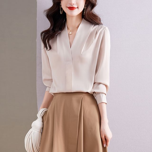Yilda-Long-Sleeve V-Neck Plain Blouse