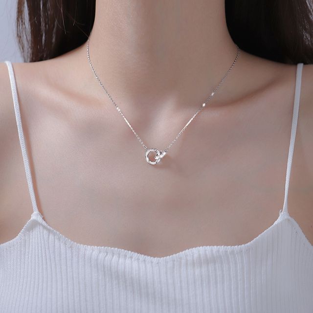 Fireflicka-Interlocking Hoop Pendant Sterling Silver Necklace
