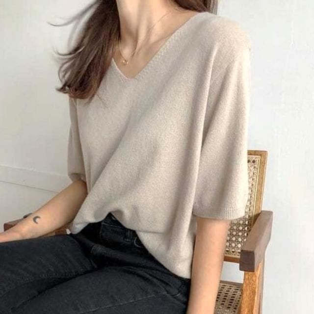 Inchioh-Short-Sleeve V-Neck Plain Knit Top