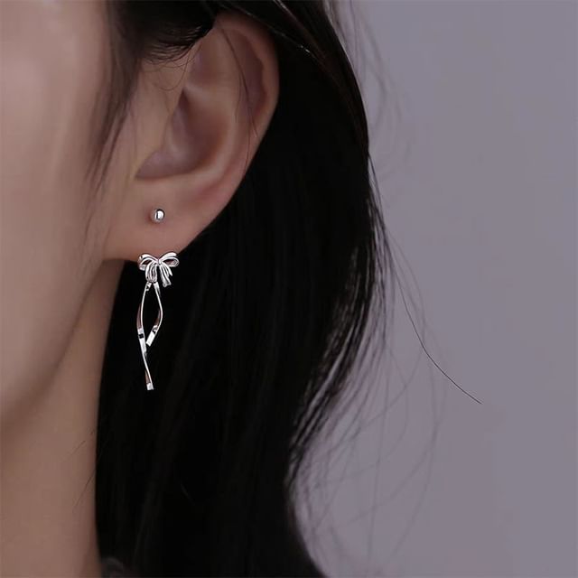 Hansha-Ohrhänger aus 925er-Sterlingsilber mit Schleife