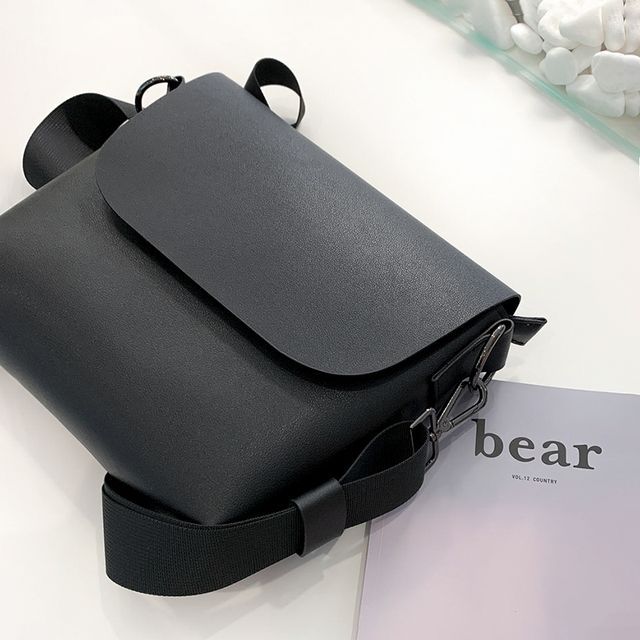 MRCYC-Faux Leather Crossbody Bag