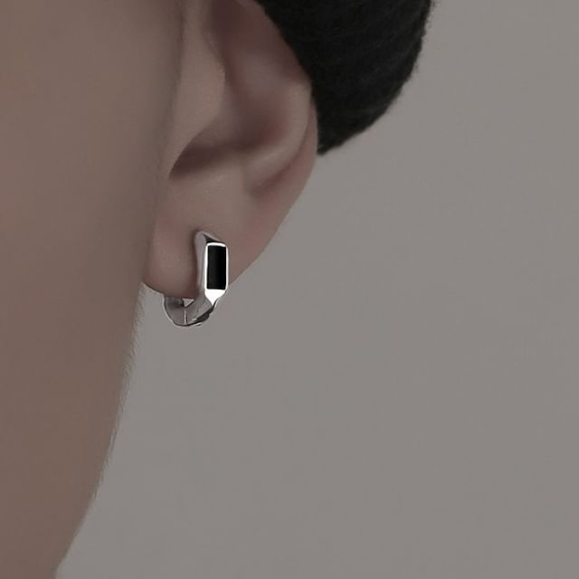 Tinseltown-Irregular Huggie Earring