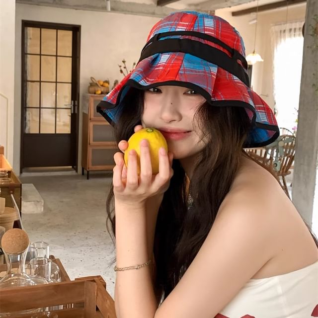Combon-Plaid Ruffle Bucket Hat