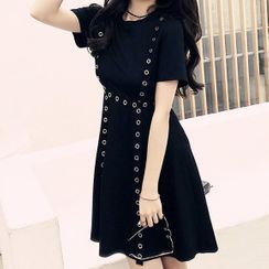 Glacia - Grommet Applique Short-Sleeve A-Line Dress Glacia - Grommet Applique Short-Sleeve A-Line Dress