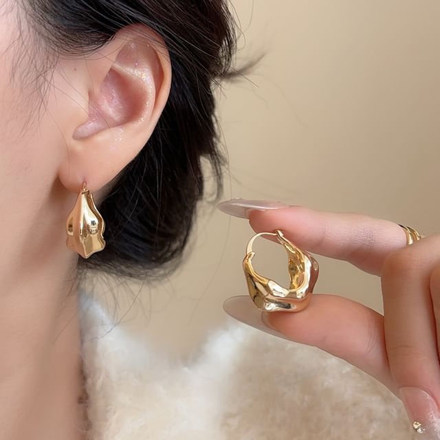Jael-Irregular Hoop Earring