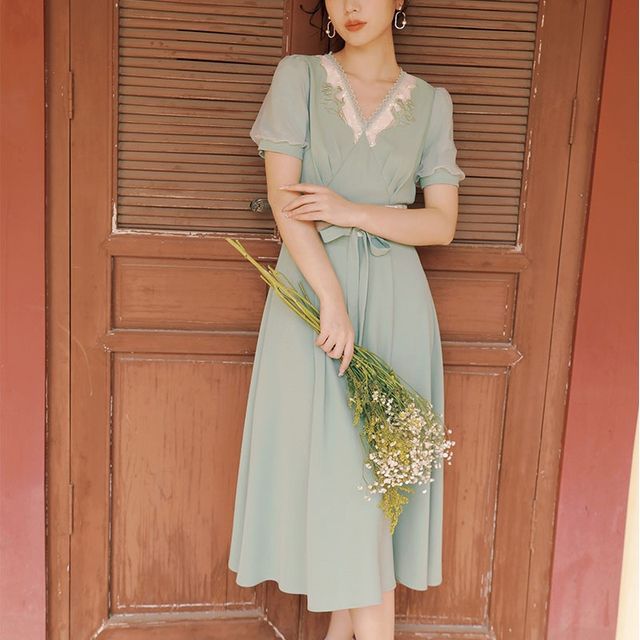 lace trimmed short sleeve midi dress Short Ruffle Sleeve Lace Trim Midi Dress M