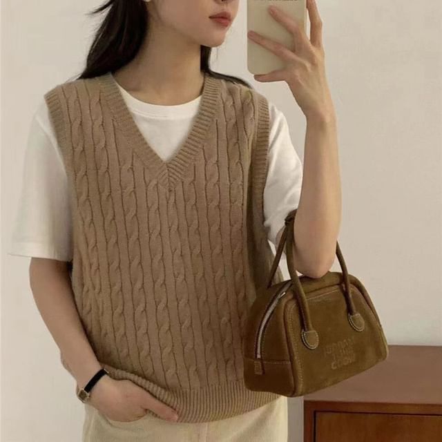Hevnir-V-Neck Plain Cable Knit Sweater Vest