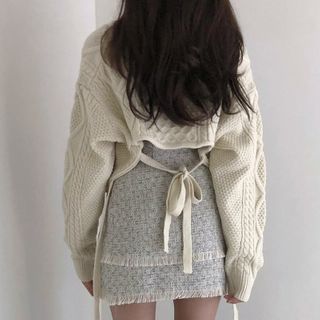 Tie-Back Cable Knit Cropped Sweater 