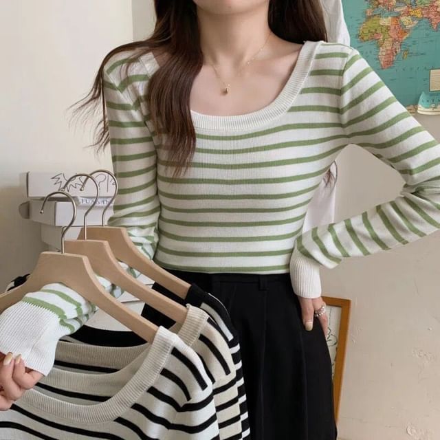 Hevnir-Long-Sleeve Scoop Neck Striped Knit Top