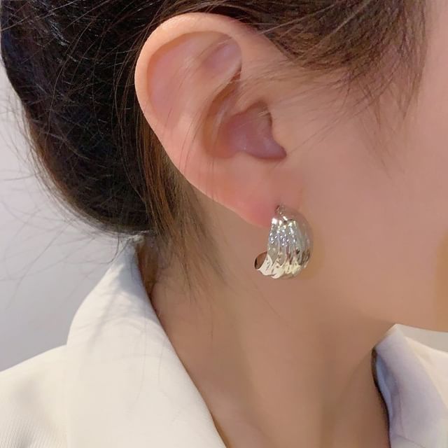 Chimerro-Textured Alloy Open Hoop Earring