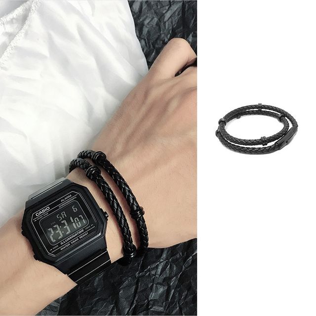 Black Degree-Layered Necklace