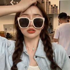 Pouffle - Square Sunglasses Pouffle - Square Sunglasses