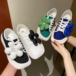 NODO - Flower Applique Square-Toe Sneakers
