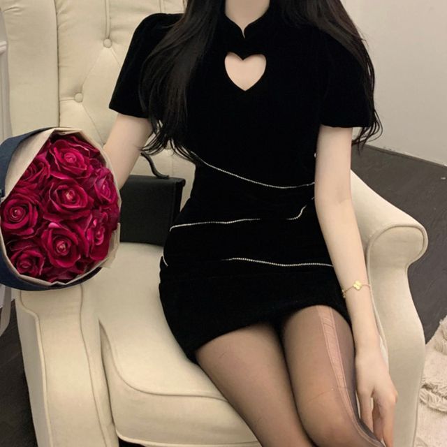 Honey River - Short-Sleeve Heart Cutout Velvet Dress
