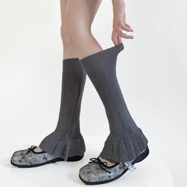 Gentiana-Plain Ruffle Leg Warmers