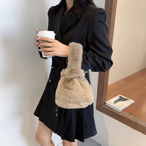 Minimalist Fluffy Bucket Bag