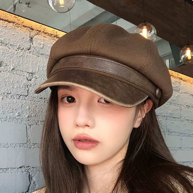 Pompabee-Plain Faux Leather Panel Newsboy Cap