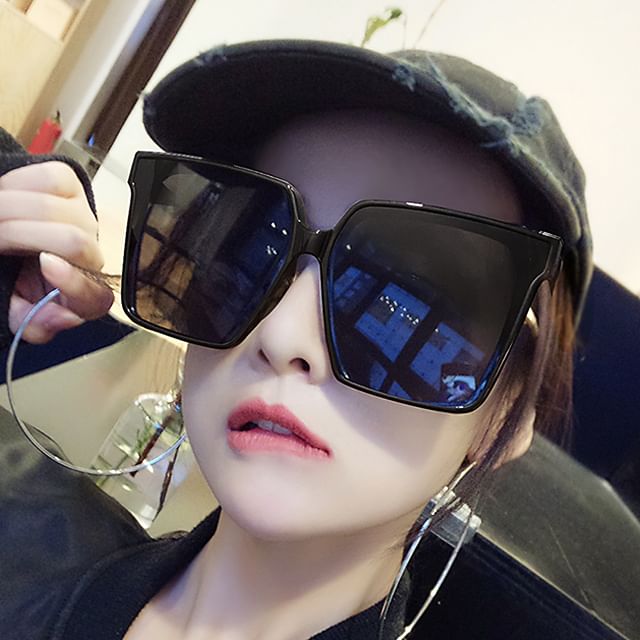 MOL Girl-Square Frame Sunglasses
