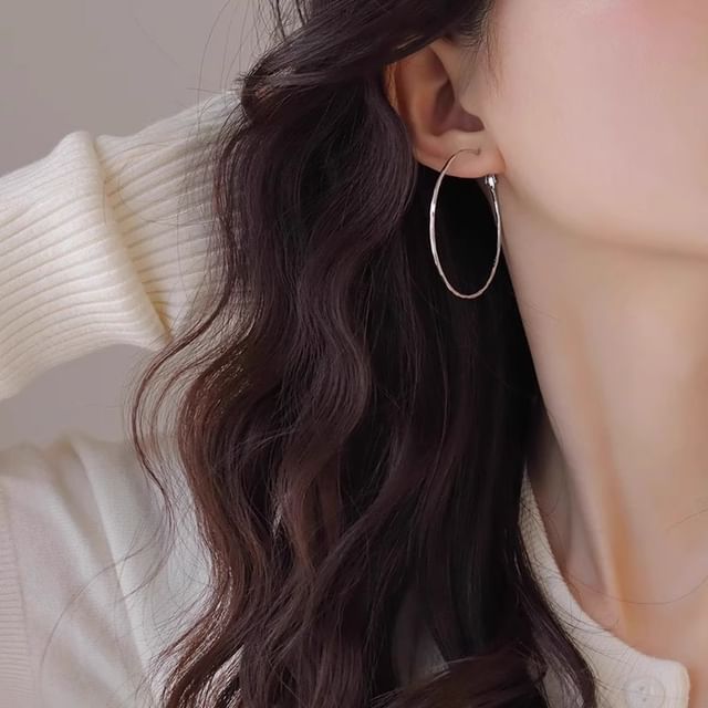 Dashiro-Alloy Hoop Earring