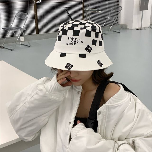 Nikifa - Lettering Checker Bucket Hat 
