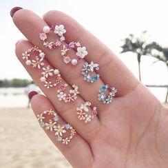 LIVSIA - 水钻碎花圈环耳钉 LIVSIA - 水钻碎花圈环耳钉