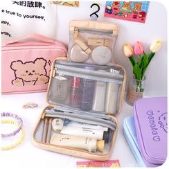 Momoi - Travel Animal Print Makeup Bag Momoi - Travel Animal Print Makeup Bag