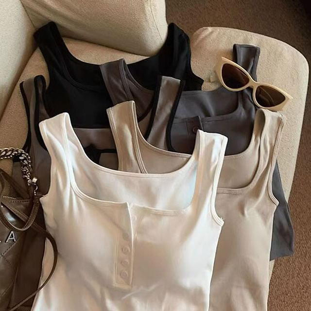 camikiss-Henley Plain Padded Tank Top