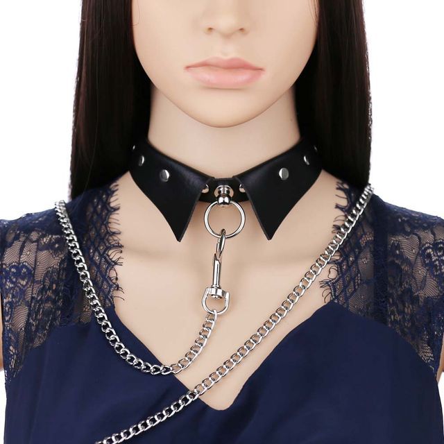 choker with chain leash