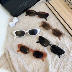 TAAK - Retro Sunglasses TAAK - Retro Sunglasses