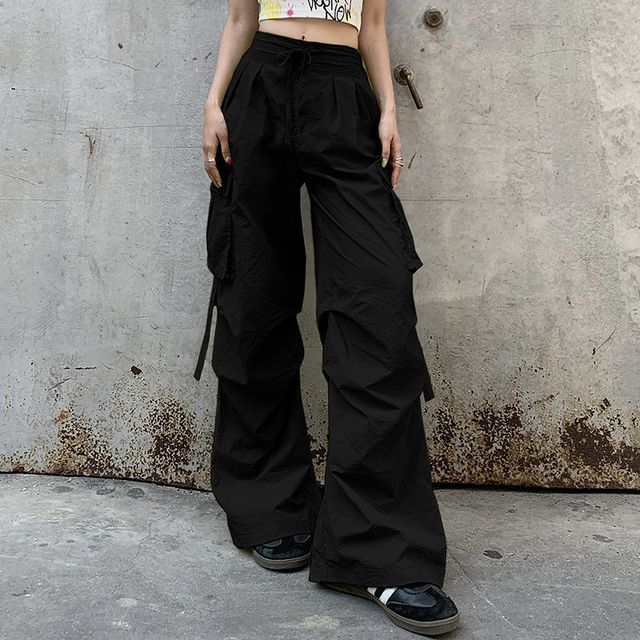 Honet Low Rise Pocket Loose-Fit Wide-Leg Cargo Pants YesStyle