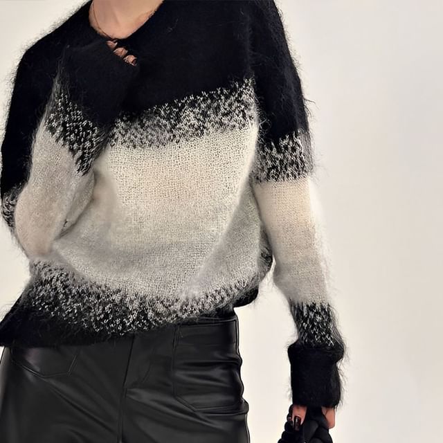 ISSOL-Turtleneck Gradient Oversized Sweater