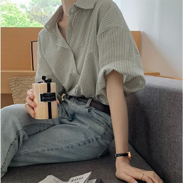 Inchioh-Short-Sleeve Collared Pinstriped Shirt