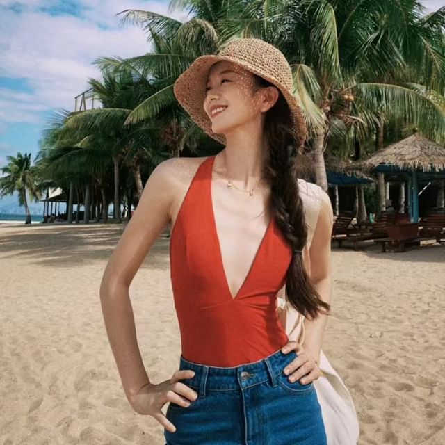 CUCURBIT-Sleeveless Halter Plain Swimsuit
