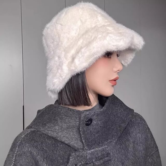 Raconteur-Plain Fluffy Bucket Hat