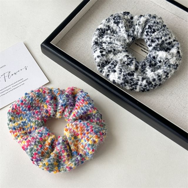 enthice-Dotted Knit Scrunchie