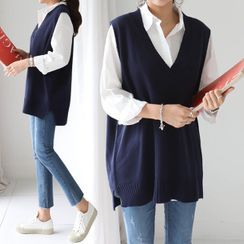 Seoul Fashion - Low V-Neck Knit Vest Seoul Fashion - Low V-Neck Knit Vest