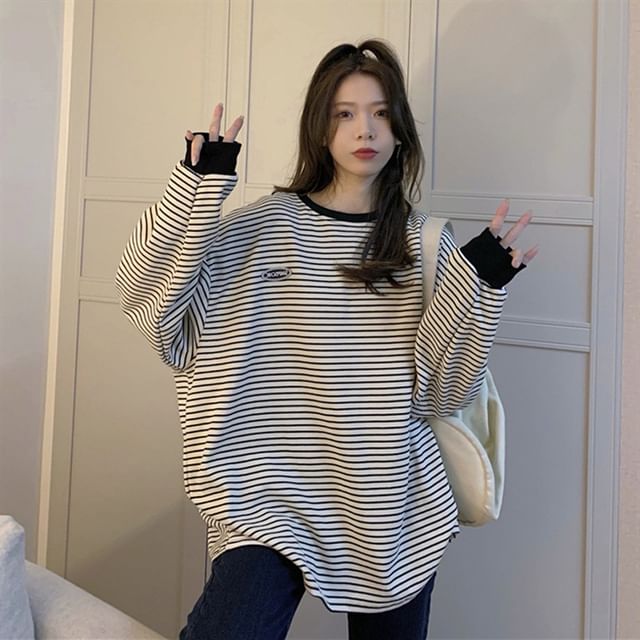 Hevnir-Long-Sleeve Crew Neck Striped Logo Sweatshirt