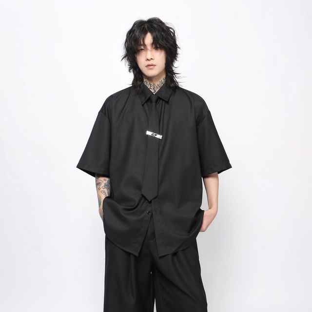 Derbundy-Short Sleeve Collared Plain Shirt with Necktie