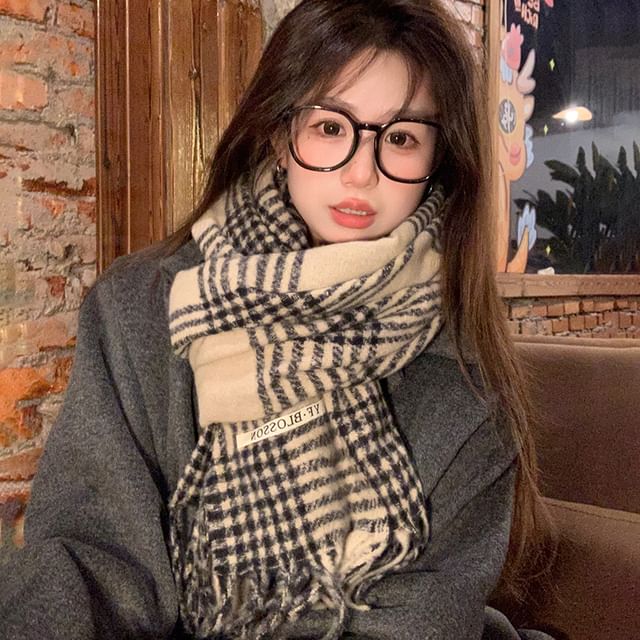 4-4 STUDIO-Plaid Tassel Scarf