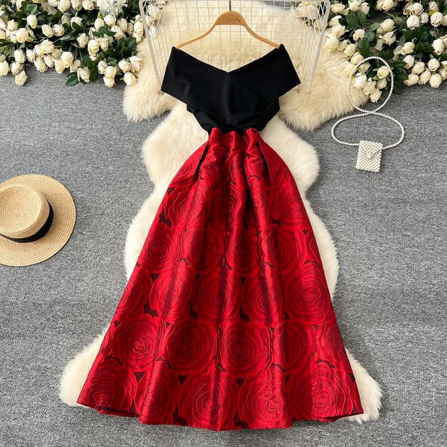 jacquard lace panel maxi dress