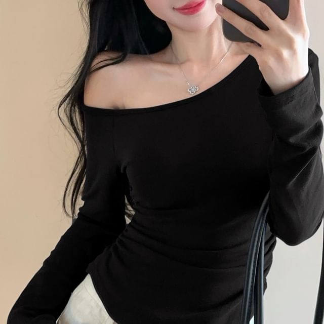 Gilmort-Long-Sleeve Off-Shoulder Plain Slim Fit Tee