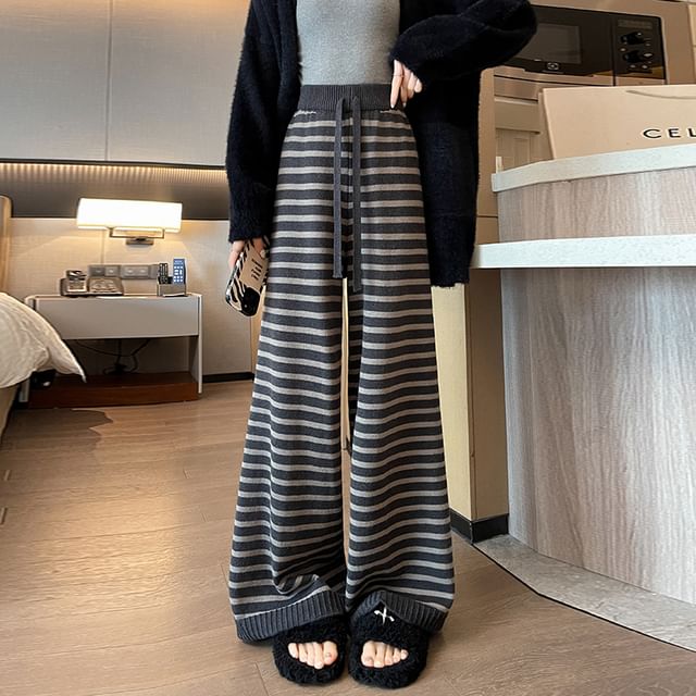 Dragan Pulse-Drawstring Waist Striped Baggy Pants