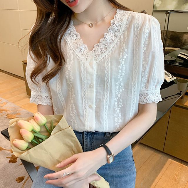 Everose-Short-Sleeve V-Neck Plain Lace Trim Blouse