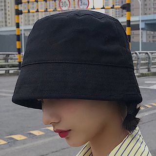 pompabee bucket hat